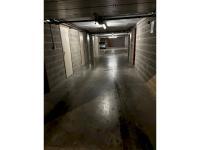 Location emplacement de voiture dans immeuble résidentiel (sous-sol/rez-de-chaussée) à 5000 NAMUR, Rue Delvaux