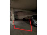 Place de parking spacieuse et sécurisée